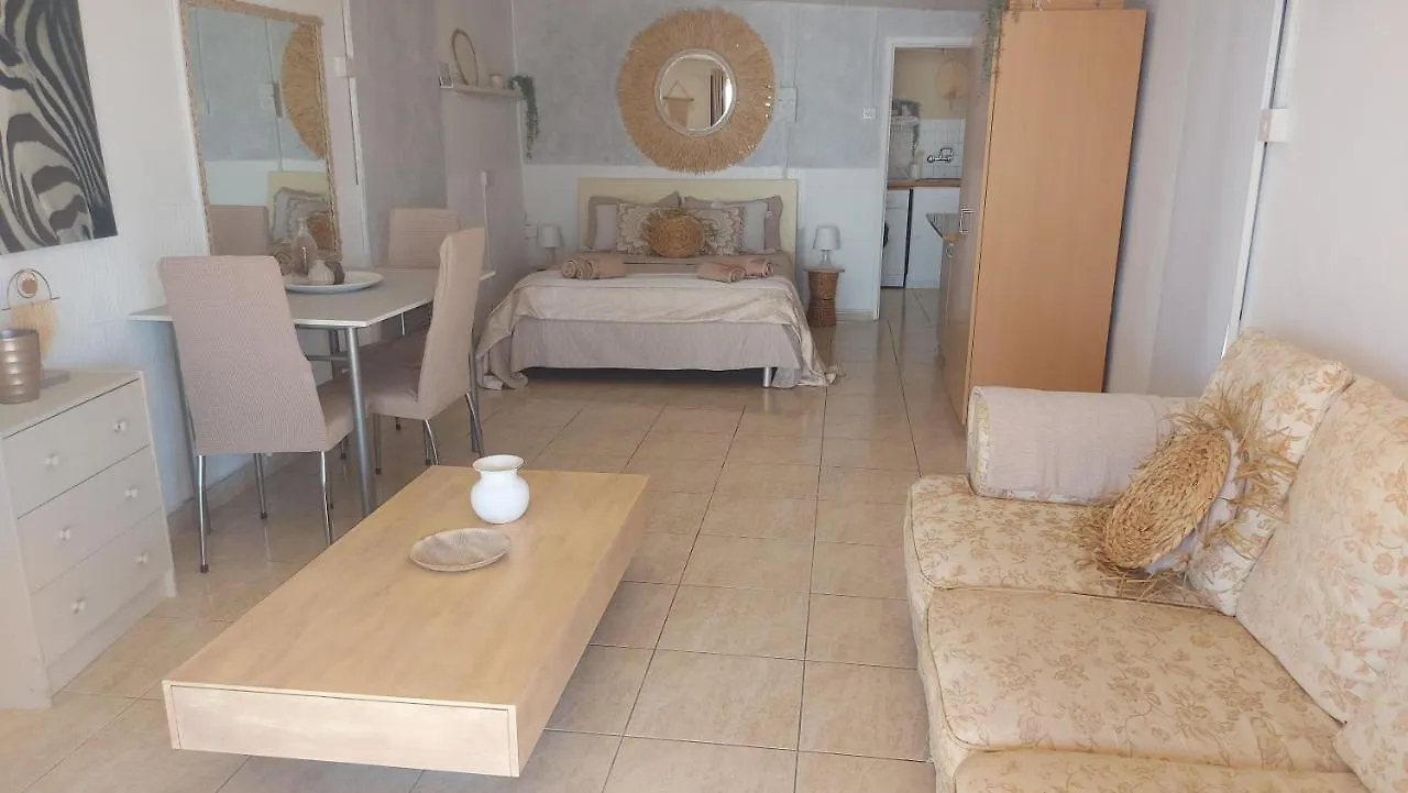 Sunrise Boho Studio Larnaka Apartment